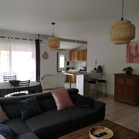 Superbe Appartement De 90M2 A Uzes Super Equipe Avec Garage Et Grand Parking Privatif Экстерьер фото